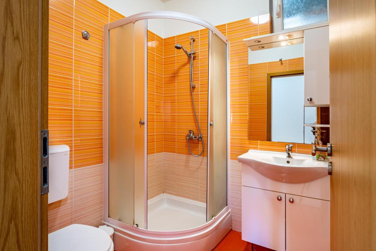 Villa Matea - Heated Pool, Peace, View Pridraga
