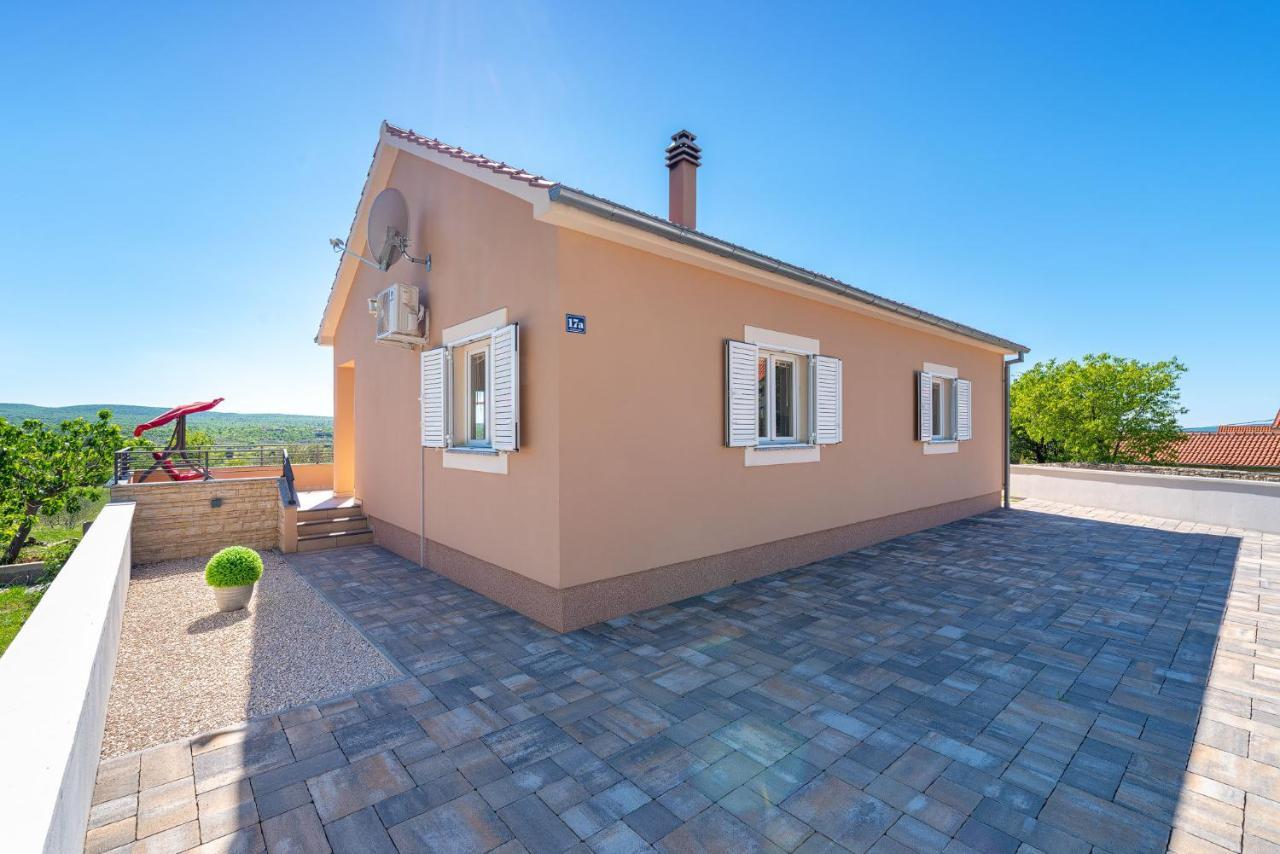 Villa Matea - Heated Pool, Peace, View Pridraga